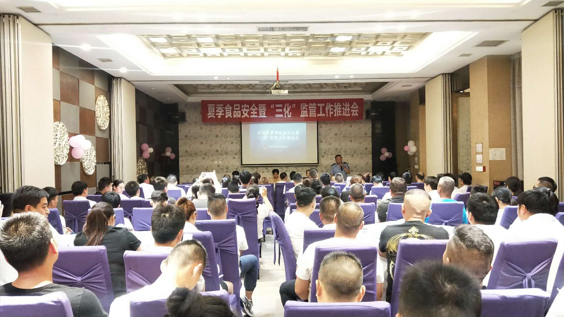 1560303886904305.jpg 1560303886904305.jpg